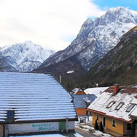Kronotop In Triglav National Park 特伦塔